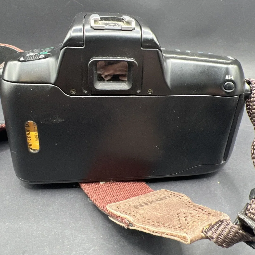 Nikon N50 35mm SLR AF NIKKON 35-80MM1:4-5.6D Lens Soft Carrying Case - UNTESTED